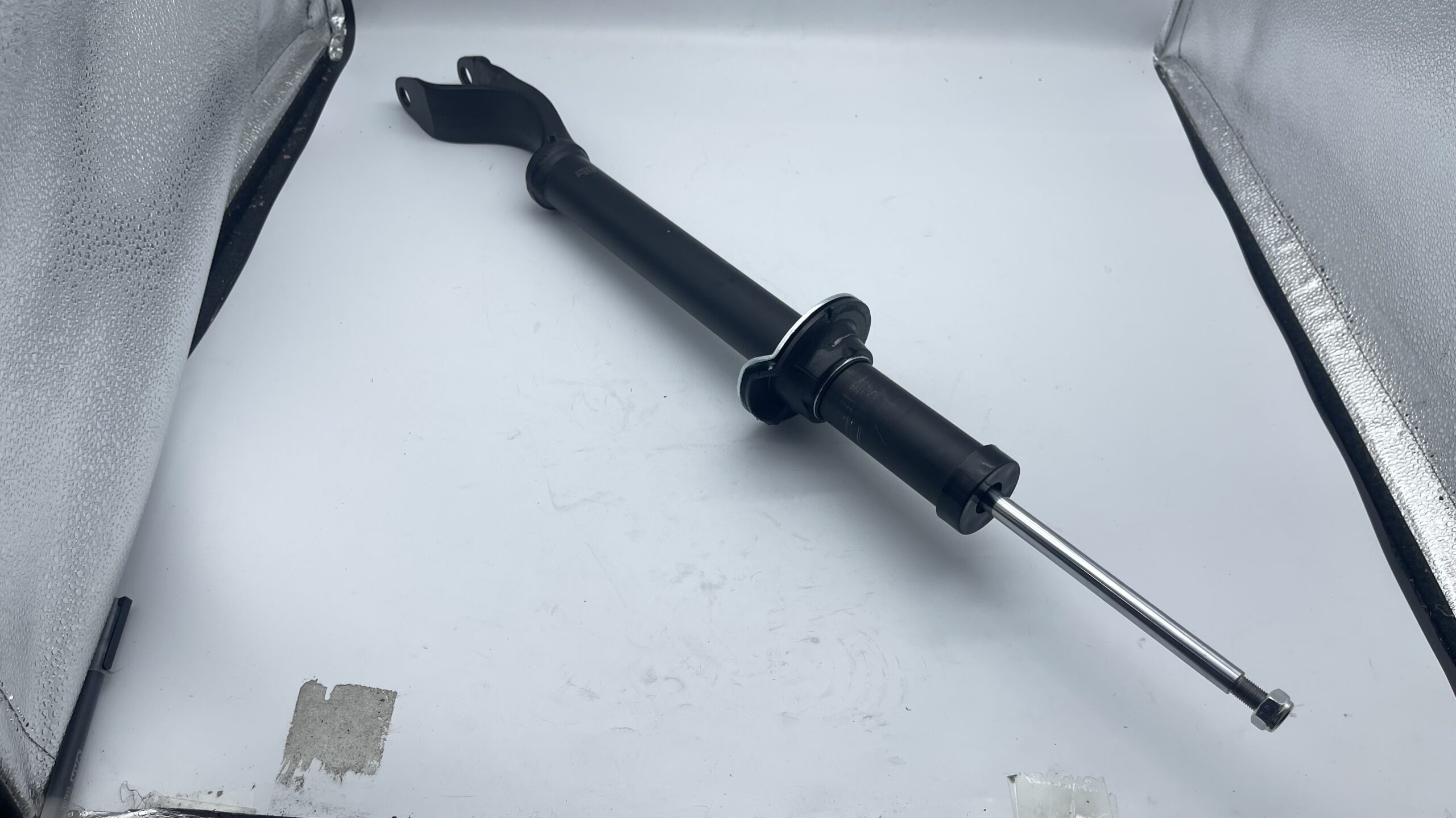 2133204130-1 Front Left Shock Absorber Strut for Mercedes Benz W213 C238 W257 E300 E450 CLS450 4MATIC 2133204130 A2133204130 - Image 1