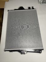 Engine Cooling Radiator OE 95810613200 Fit For Porsche Cayenne 958 958.2 4.8L V8 GTS Turbo Turbo S Engine Coolant Radiator Replacement Part - Image 4